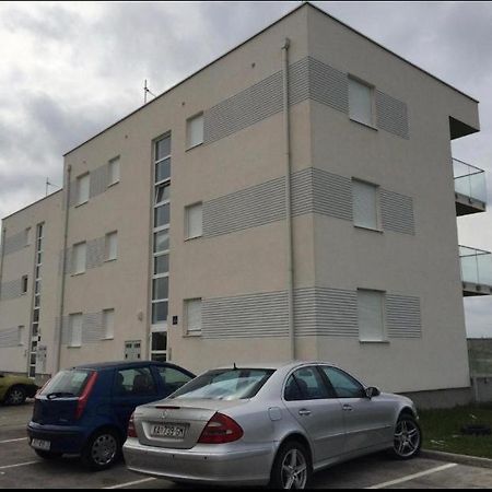 Apartmani Matko Nin Kültér fotó