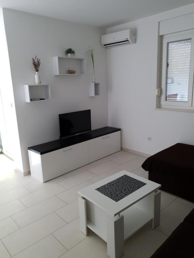 Apartmani Matko Nin Kültér fotó