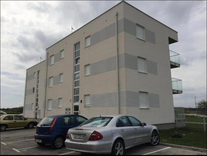 Apartmani Matko Nin Kültér fotó